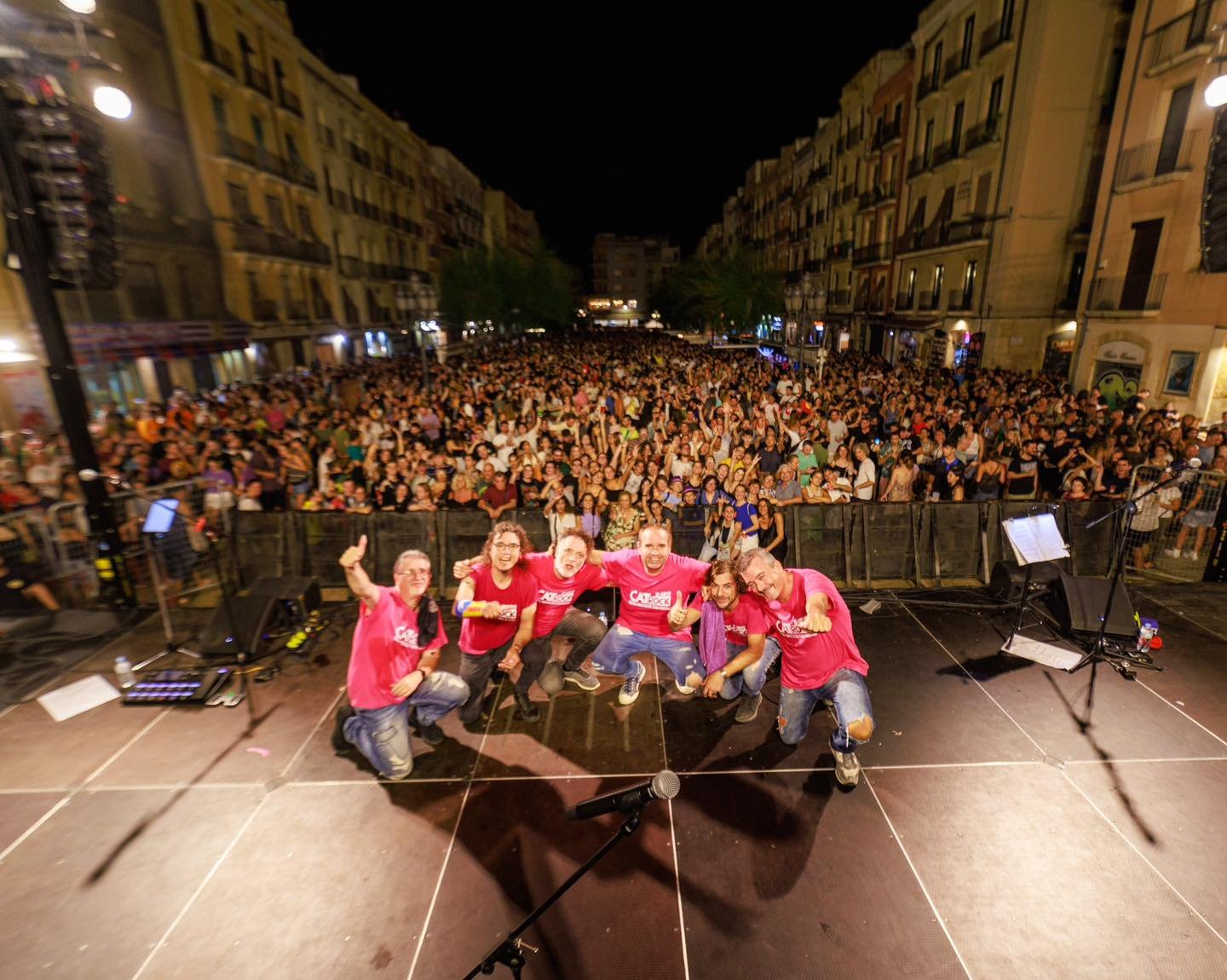 Cat Rock en Família